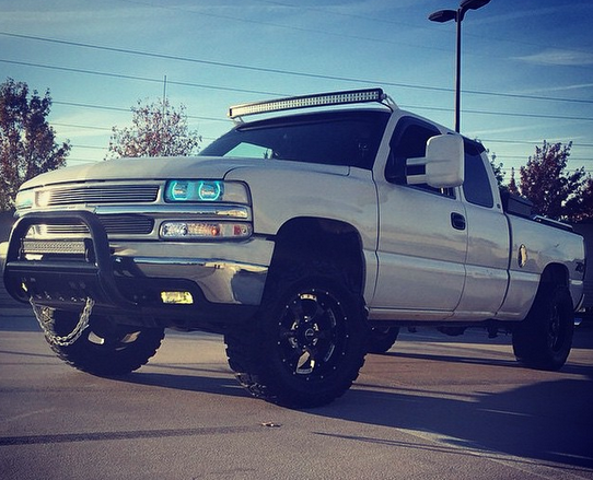 99-02 Chevrolet Silverado Flat Bottom Halo Build