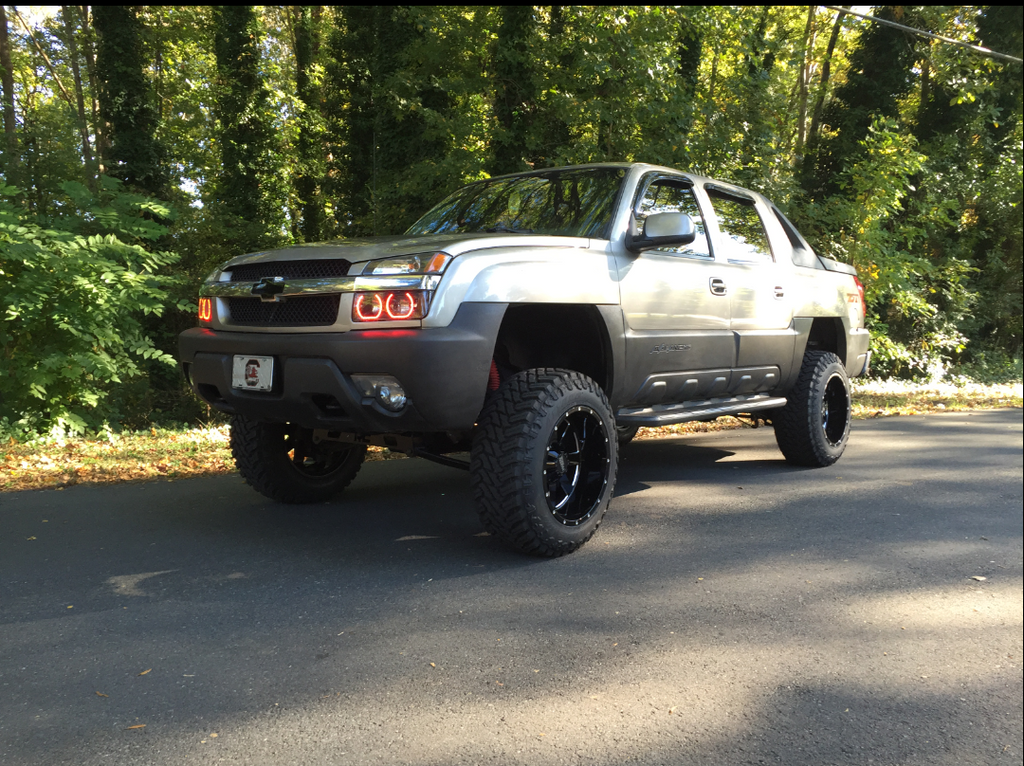 02-06 Chevrolet Avalanche (CLADDING) Headlight Halo Build